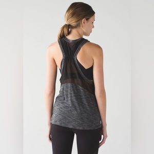 Lululemon size 8 work the circuit top with built in sports bra